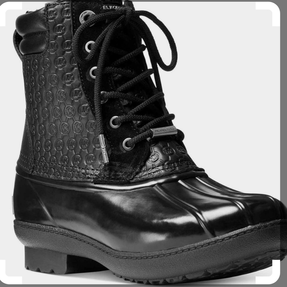 🎉🆕🎉Michael Kors Easton Duck Boots Size 8